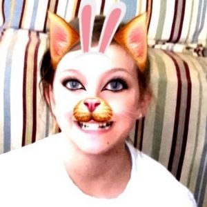 Meet your Posher, Becca